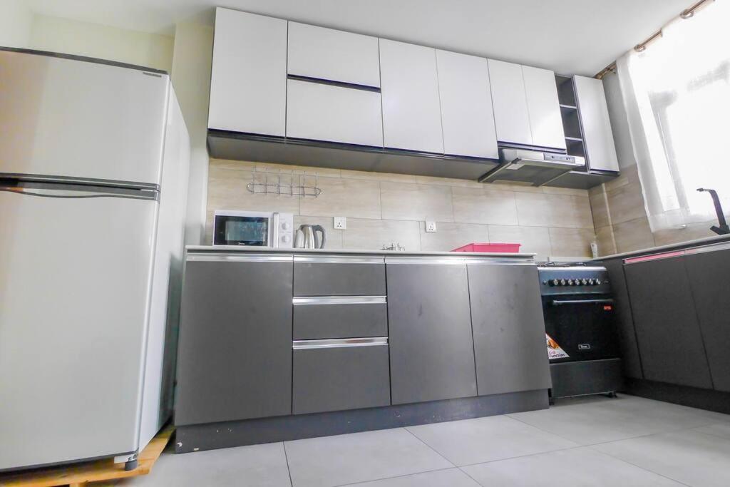Ultra Modern Apartment In Nyarutarama Kigali Exteriér fotografie